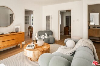 2302-2302 Pisani Pl in Los Angeles, CA - Building Photo - Building Photo