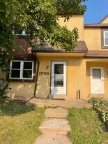 1705 Walnut Ridge Est in Pottstown, PA - Building Photo