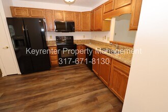 11156 Fall Dr in Indianapolis, IN - Building Photo - Building Photo