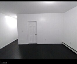156 Myrtle Ave-Unit -1 in Irvington, NJ - Building Photo - Building Photo