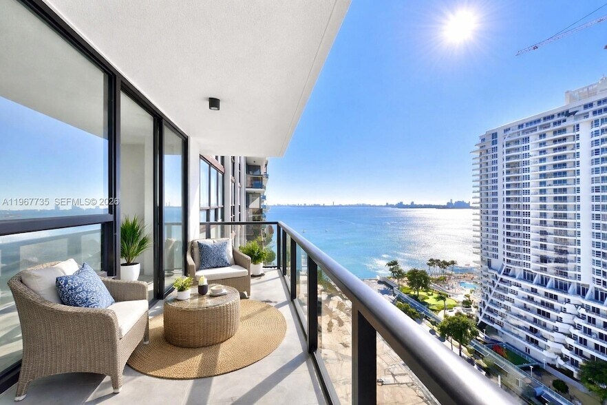 600 NE 36th St, Unit 1921 in Miami, FL - Foto de edificio