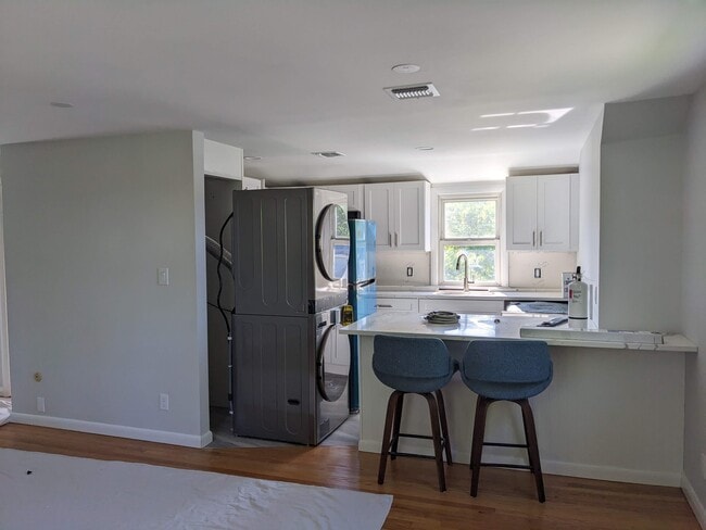 107 3rd St, Unit 2nd Floor in Ridgefield Park, NJ - Foto de edificio - Building Photo