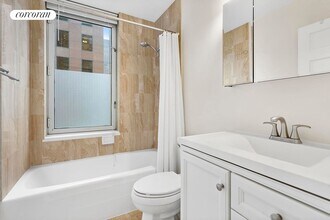 145 E 48th St in New York, NY - Building Photo - Building Photo