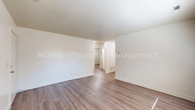 201 E Fairmont Ave, Unit A in Modesto, CA - Building Photo - Building Photo