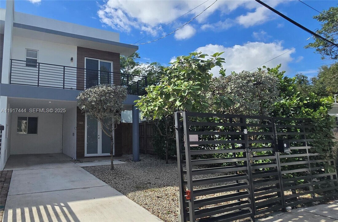 3620 Thomas Ave in Miami, FL - Building Photo