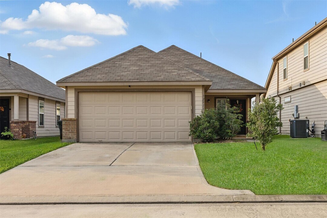 12911 Italian Cypress Trail in Houston, TX - Building Photo
