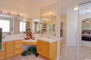 2473 Colby Ct in Tracy, CA - Building Photo