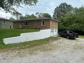 6713 NW Evelyn St in Kansas City, MO - Building Photo - Building Photo