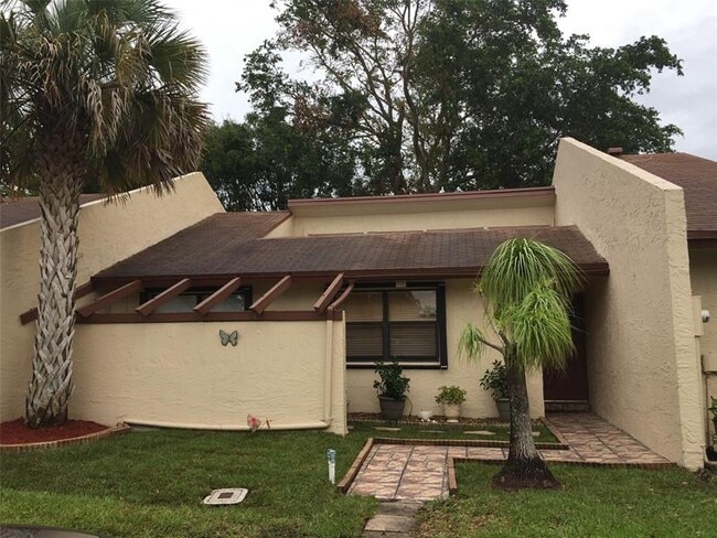 9800 NW 16th Ct in Pembroke Pines, FL - Building Photo - Building Photo