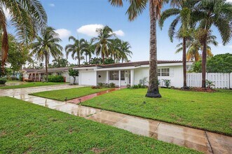 2201 NE 52nd St in Fort Lauderdale, FL - Building Photo - Building Photo
