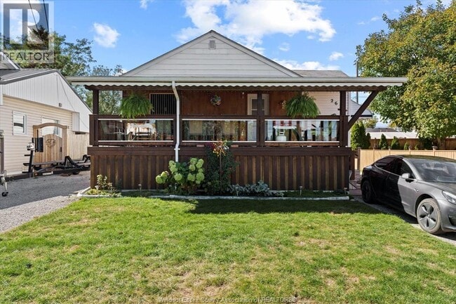 property at 2627 Clemenceau Blvd