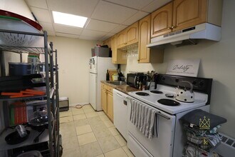 34 A Park St in Brookline, MA - Building Photo - Building Photo