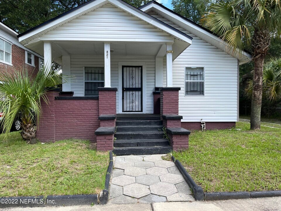 421 W 18th St in Jacksonville, FL - Building Photo