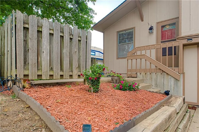 9009 E 85th Terrace in Raytown, MO - Foto de edificio - Building Photo