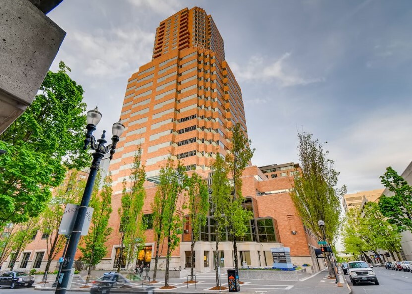 Fountain Plaza Koin Tower in Portland, OR - Building Photo