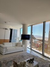 3722 Las Vegas Blvd S, Unit 1702E in Las Vegas, NV - Building Photo - Building Photo