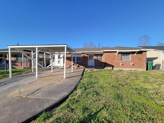 property at 4119 Holloway Dr