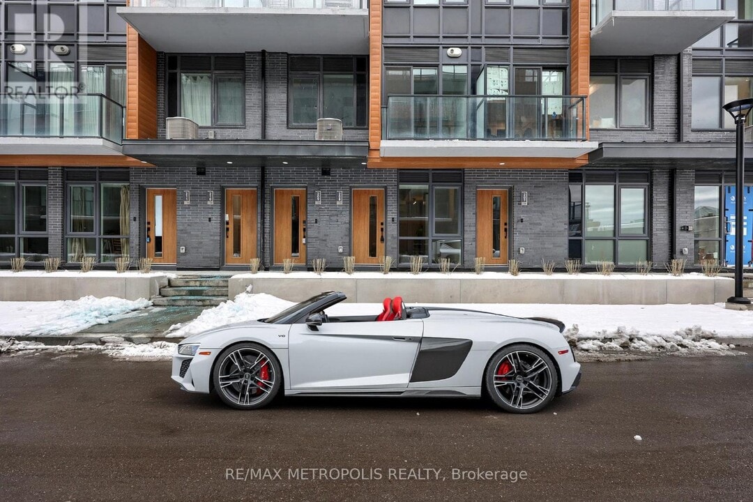 65 Curlew Dr in Toronto, ON - Building Photo