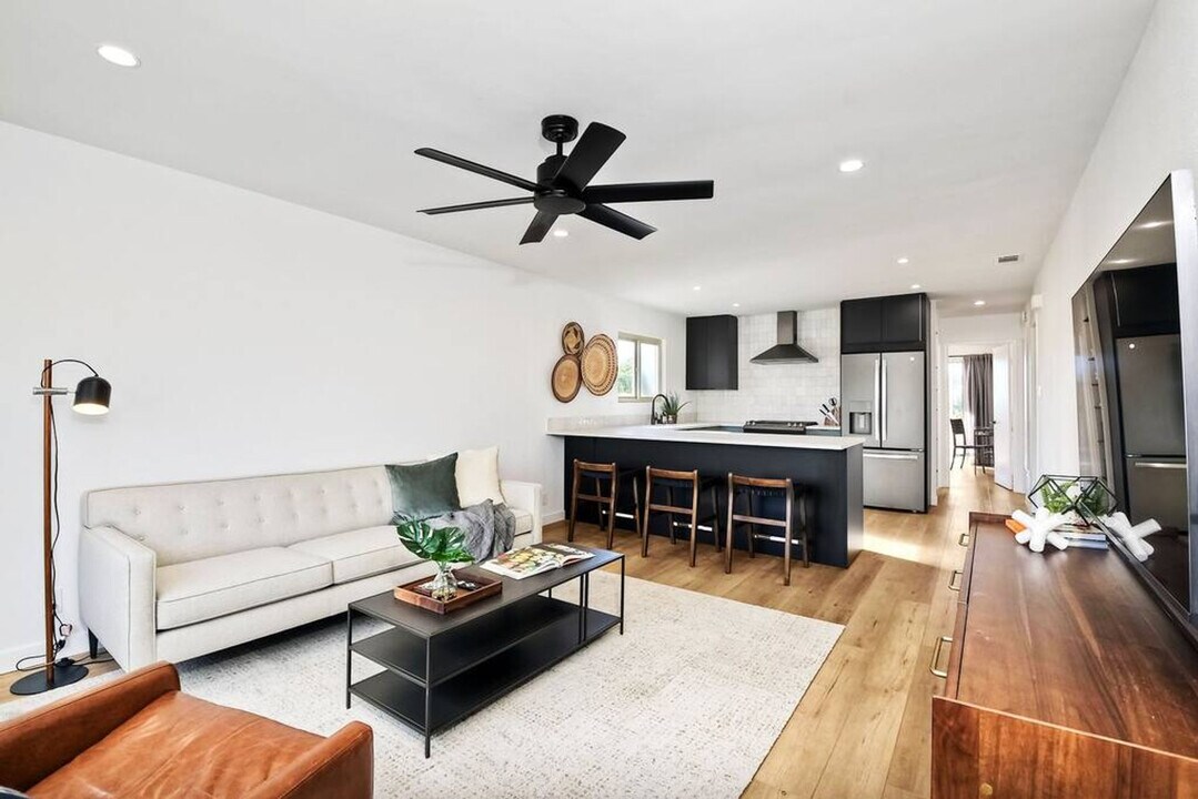 266 Gloxina St in Encinitas, CA - Building Photo