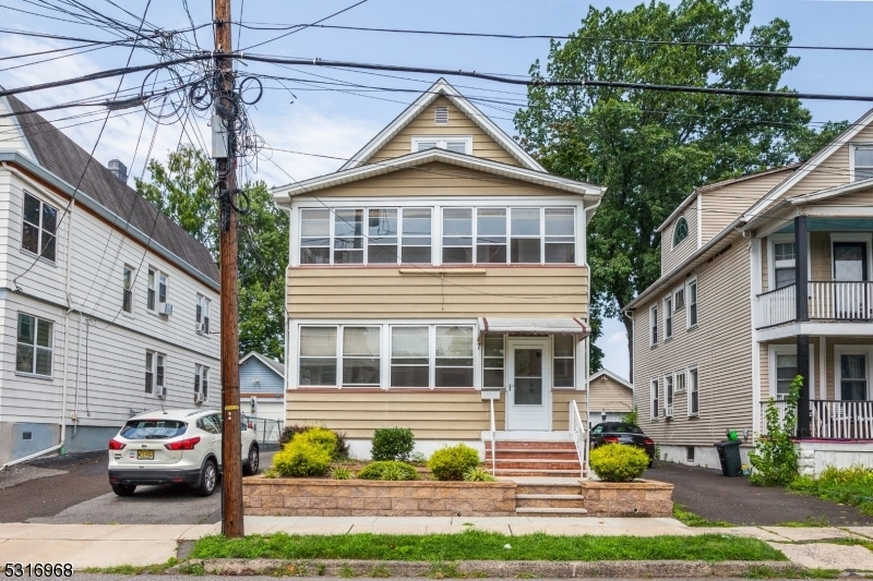 7 Chapman St in Bloomfield, NJ - Building Photo