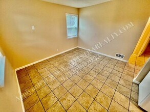 6003 E 151 Terrace in Grandview, MO - Building Photo - Building Photo