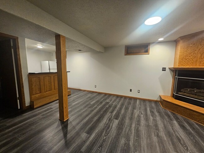 319 Prairie Ave in Fairfax, IA - Building Photo - Building Photo