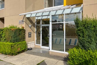 2285 W 4th Ave in Vancouver, BC - Building Photo - Building Photo