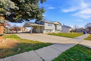 5210 Woodledge Ave in West Valley City, UT - Building Photo