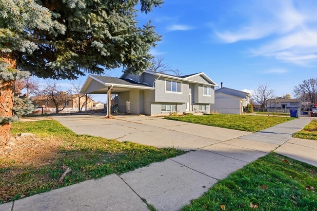 property at 5210 Woodledge Ave