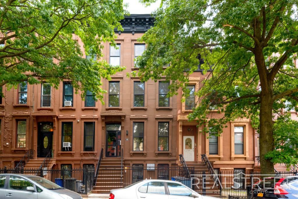 Brand New 2 Bed in Bed Stuy Brownstone! in Brooklyn, NY - Building Photo