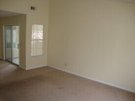 930 Piercefield Dr in Richmond Hill, GA - Building Photo