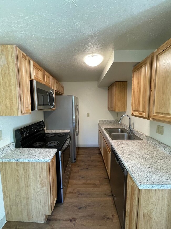 property at 609 N 8th St