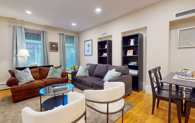 290 Beacon St, Unit 3 in Boston, MA - Building Photo - Building Photo