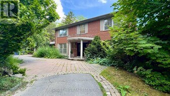 19 Chieftain Crescent in Toronto, ON - Building Photo