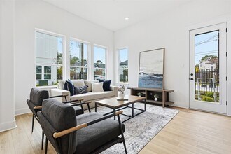 8919 Laverne Shumard Ln in Houston, TX - Building Photo - Building Photo