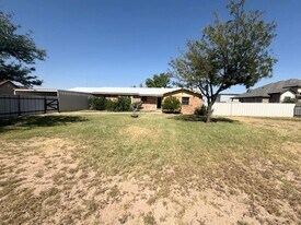 14636 N Western Ave in Gardendale, TX - Building Photo