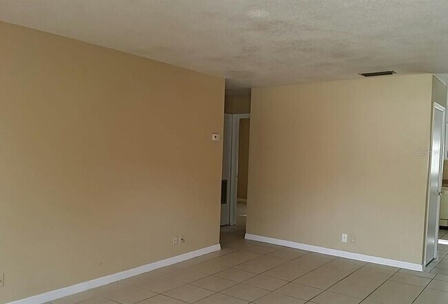 2005 N Kelley Ave in Kissimmee, FL - Building Photo - Building Photo