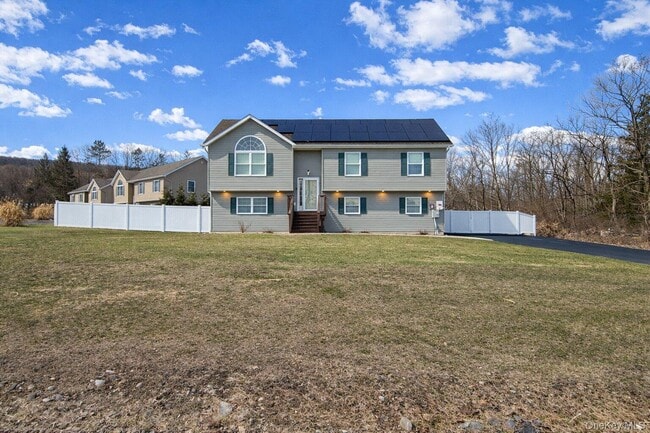 property at 3 Shoddy Hollow Rd