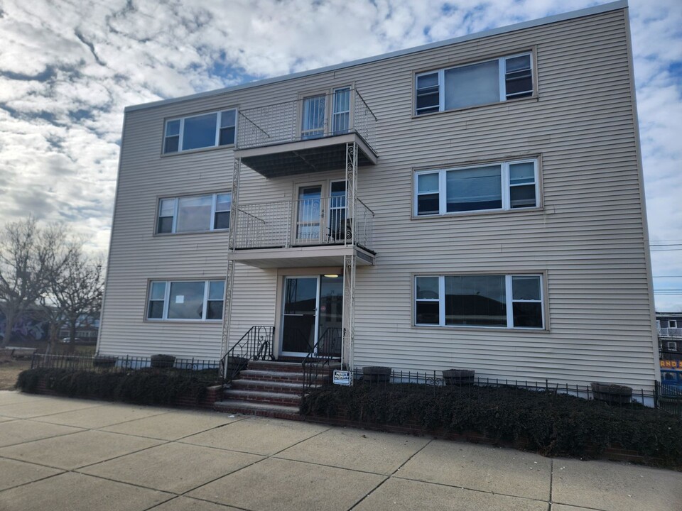 71 Revere Beach Blvd in Revere, MA - Building Photo