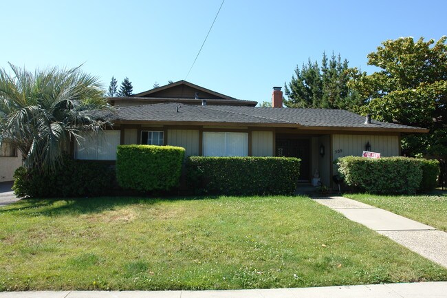 509 Kiely Blvd in San Jose, CA - Foto de edificio - Building Photo