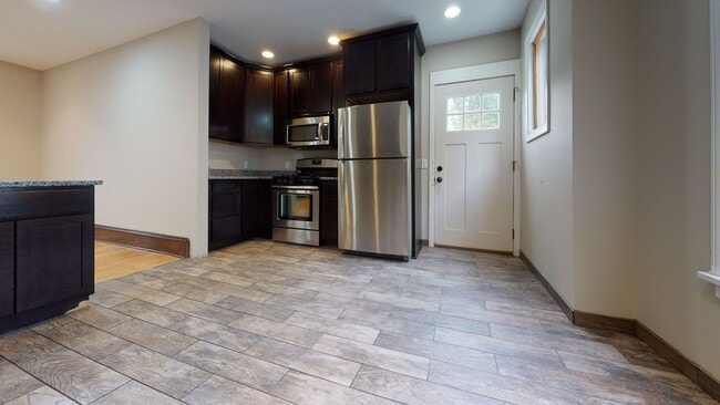 1025 15th Ave SE in Minneapolis, MN - Building Photo - Building Photo
