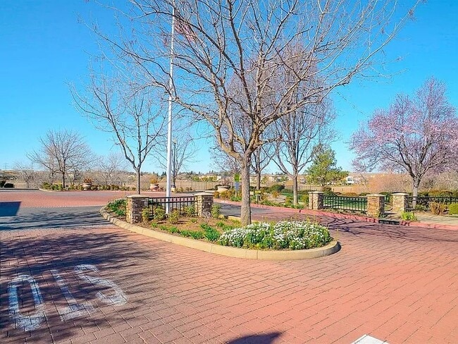 property at 1303 Rivage Cir