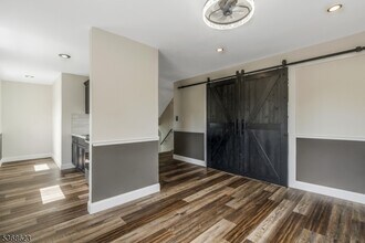 32 Maple St in Somerville, NJ - Building Photo - Building Photo