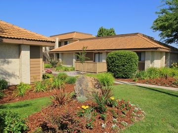 Fox Hollow Apartments in Porterville, CA - Foto de edificio - Building Photo