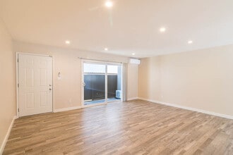 2102 Mathews Ave, Unit B in Redondo Beach, CA - Foto de edificio - Building Photo