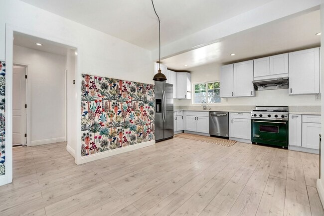 265 Plymouth Dr in Pasadena, CA - Building Photo - Building Photo