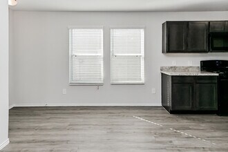 1031 Imperial Bend Dr in Houston, TX - Building Photo - Building Photo