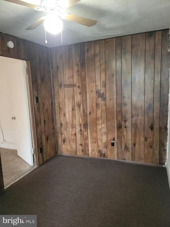 property at 835 W Marshall St