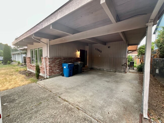 property at 13222 SE 151st St