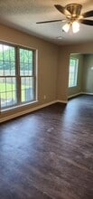 5566 Kentwood Dr in Horn Lake, MS - Building Photo - Building Photo